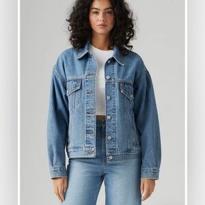 NWT Levi's 90s Stitch Detail Denim Trucker Jacket